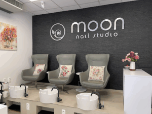 Moon Nails Studio